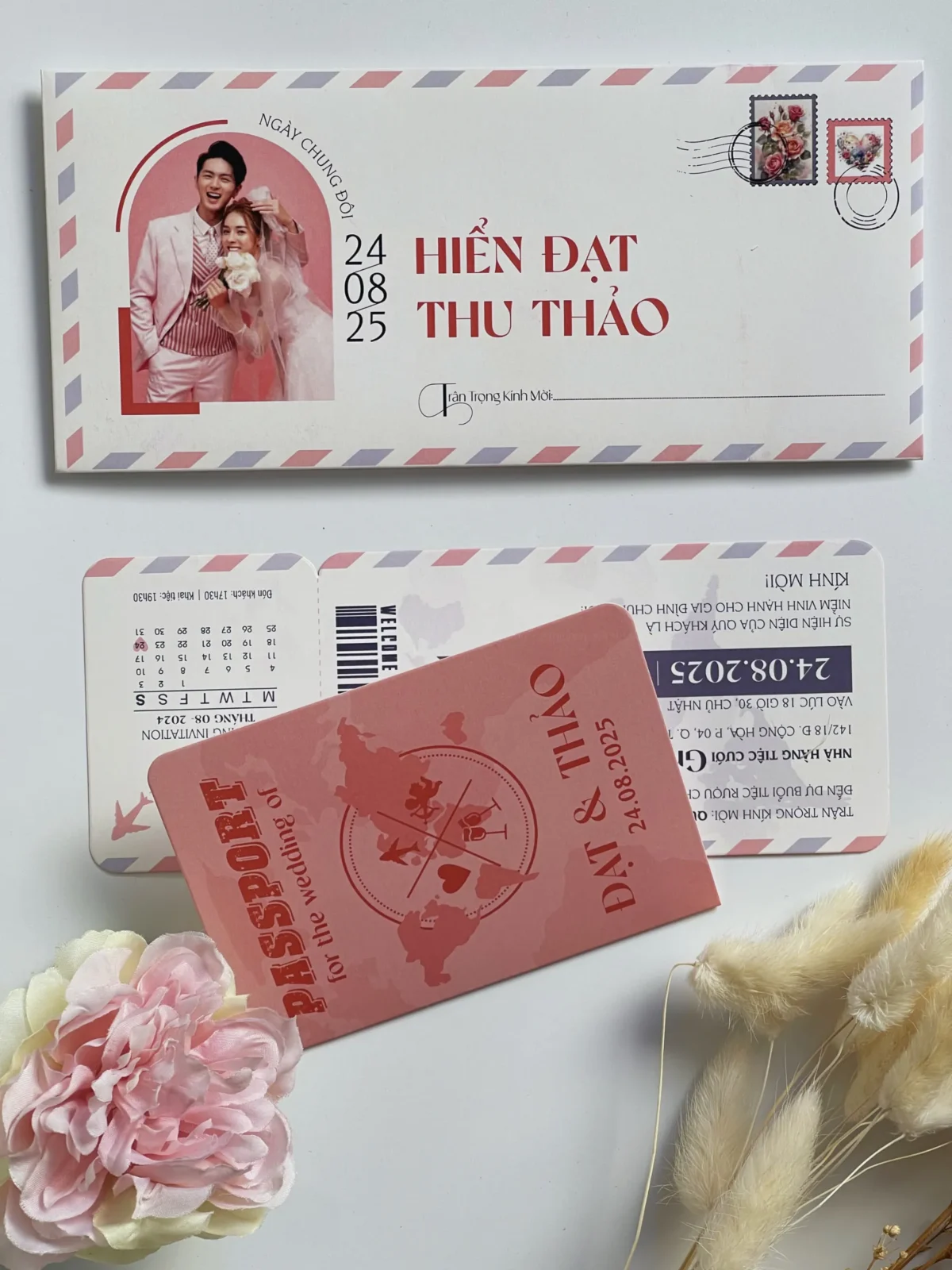 Thiệp cưới passport - Mẫu thiệp màu trắng hồng 2